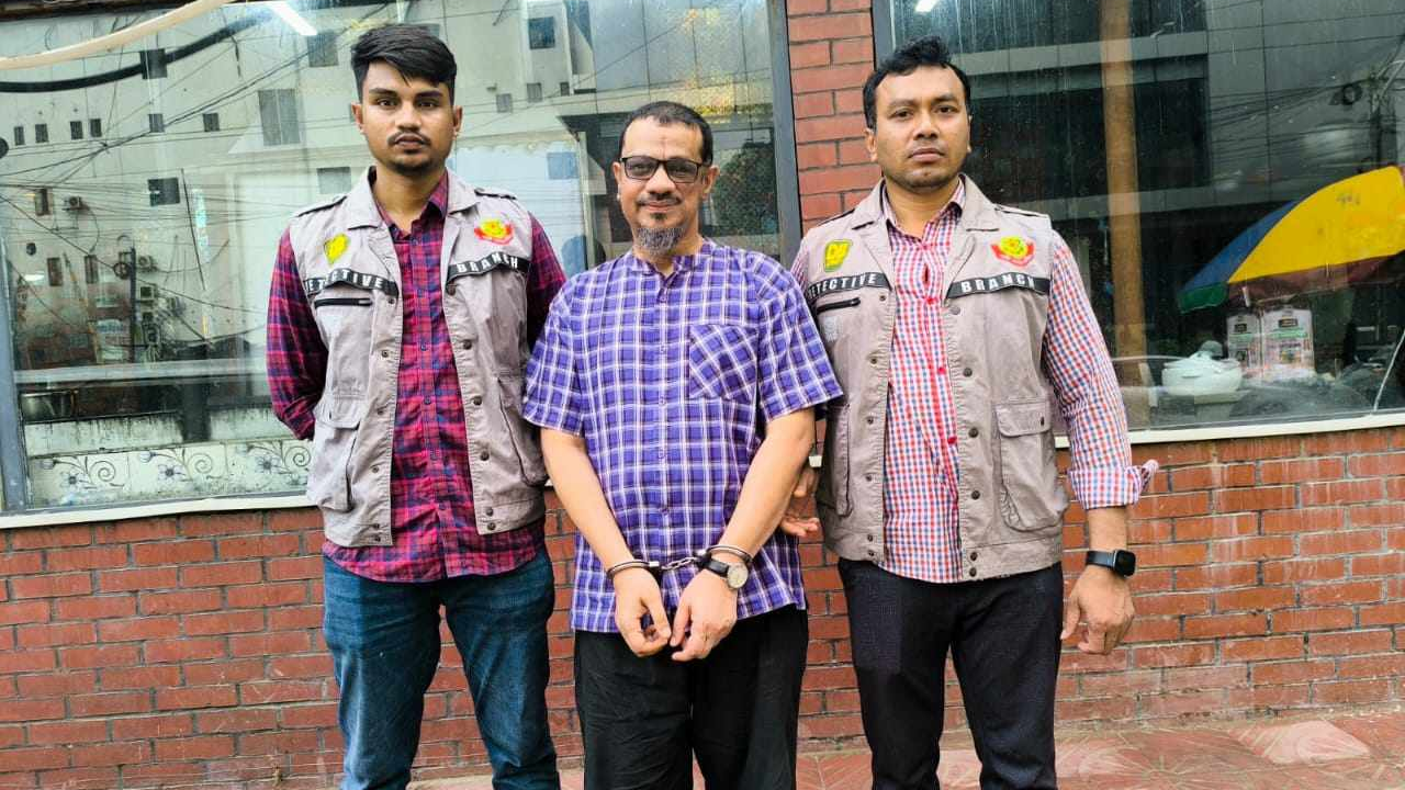 আমুর খালাতো ভাই রাহাত কারাগারে  