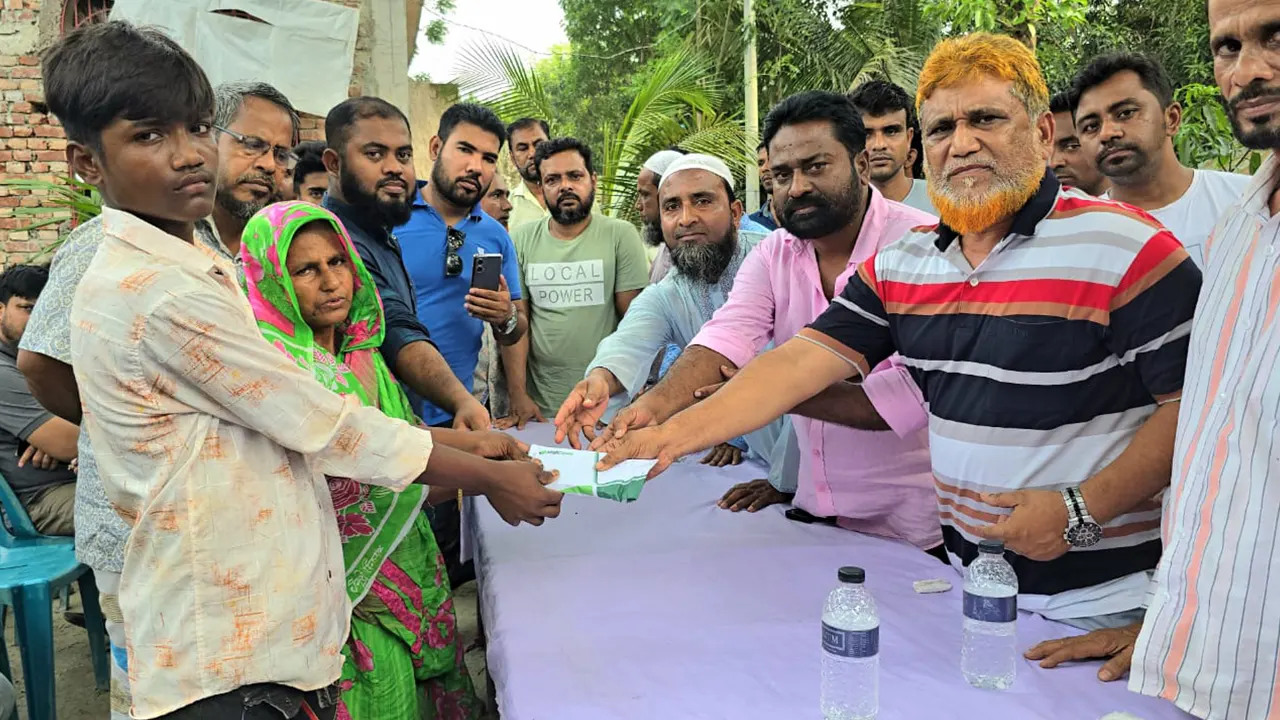 আড়াইহাজারে শহীদ নাহিদের পরিবারের পাশে নজরুল ইসলাম আজাদ