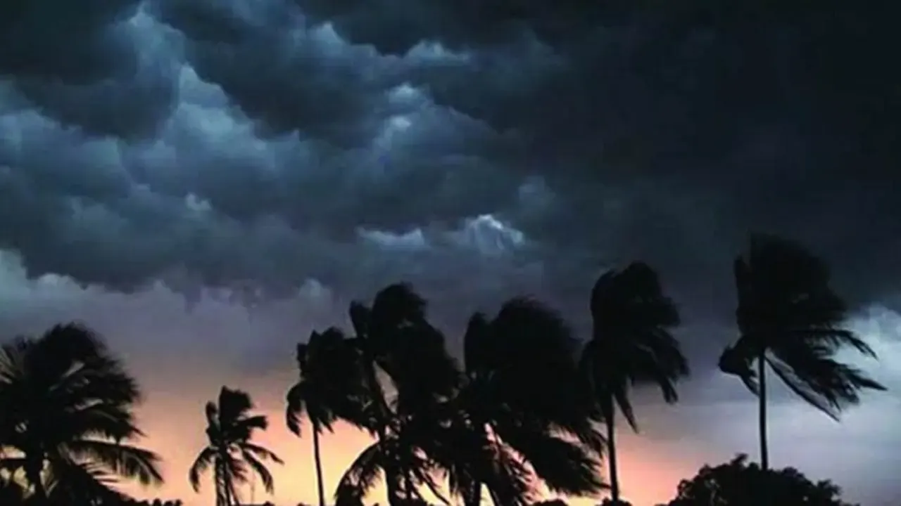 দুপুরের মধ্যে ঢাকাসহ ১১ জেলায় ঝড়ের শঙ্কা
