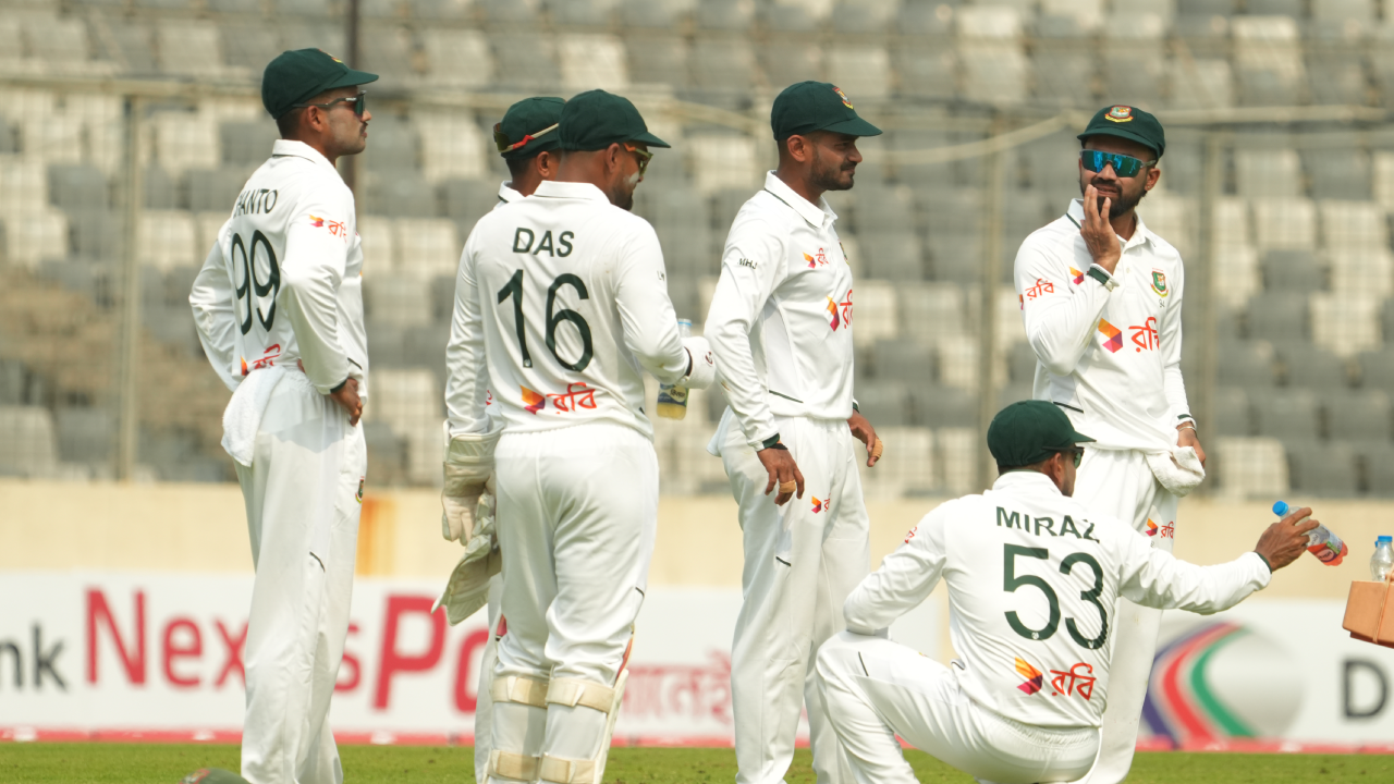 বাংলাদেশের ৪১৩ রানের জবাবে পাকিস্তানের ভালো শুরু